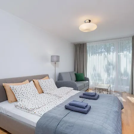 Lovely Aisa | Balcony Apartmán